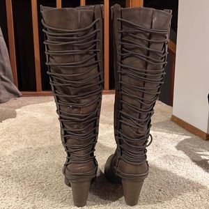 Womens knee high boots. Size 11